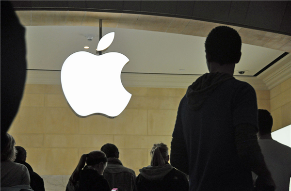 苹果淡化“碳中和”宣传 多款产品标签被移除