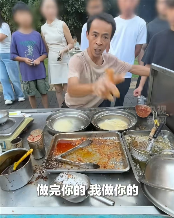 曾一夜爆红的“粥饼伦”回应“鸡排哥”：他用心做鸡排我用心做饼