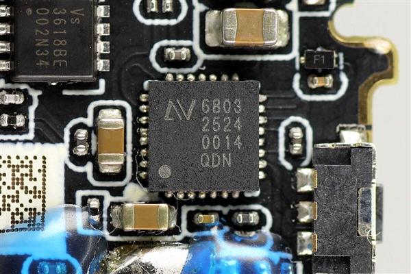 299元卖爆！小米金沙江电池磁吸超薄充电宝拆解：用料扎实 做工可靠