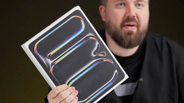 曾抢跑M4 MacBook Pro！俄罗斯博主再抢先开箱苹果M5 iPad Pro