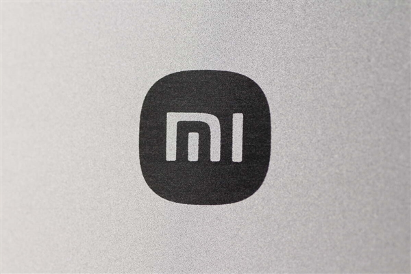 299元卖爆！小米金沙江电池磁吸超薄充电宝拆解：用料扎实 做工可靠