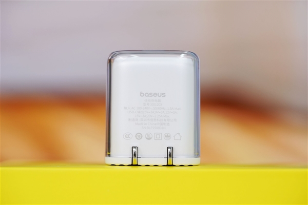 完美适配iPhone17全系快充！倍思同芯充Pro快充充电器套装图赏