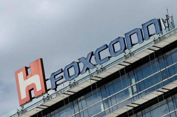 富士康与英伟达合作：推动800伏直流电源架构落地AI数据中心