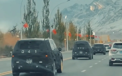 小米第三款车YU9要来了！雷军亲赴新疆试车 多张实车谍照曝光：增程动力 车长超5米2