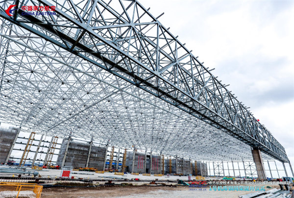 亚洲最大机库网架结构完成提升：可同时容纳9架宽体机、2架窄体机