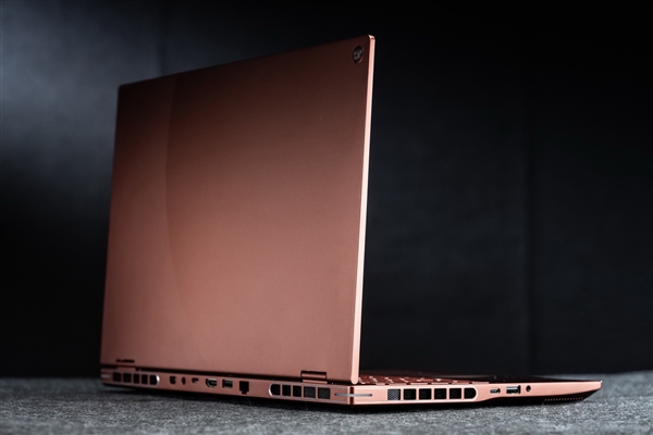 2025 CS亚洲邀请赛开打：七彩虹显卡、笔记本闪亮赛场