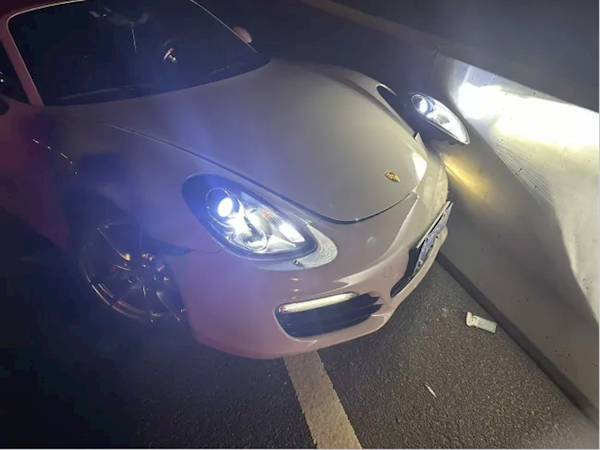 保时捷高速上撞到石头维修花10多万 车主起诉公路管理方败诉