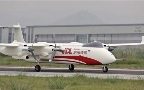 京东物流四川完成干支线低空物流测试飞行：国内大型吨级无人机货运新突破