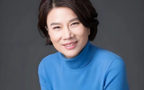 董明珠自嘲不懂营销包装 直播间超142万人次围观