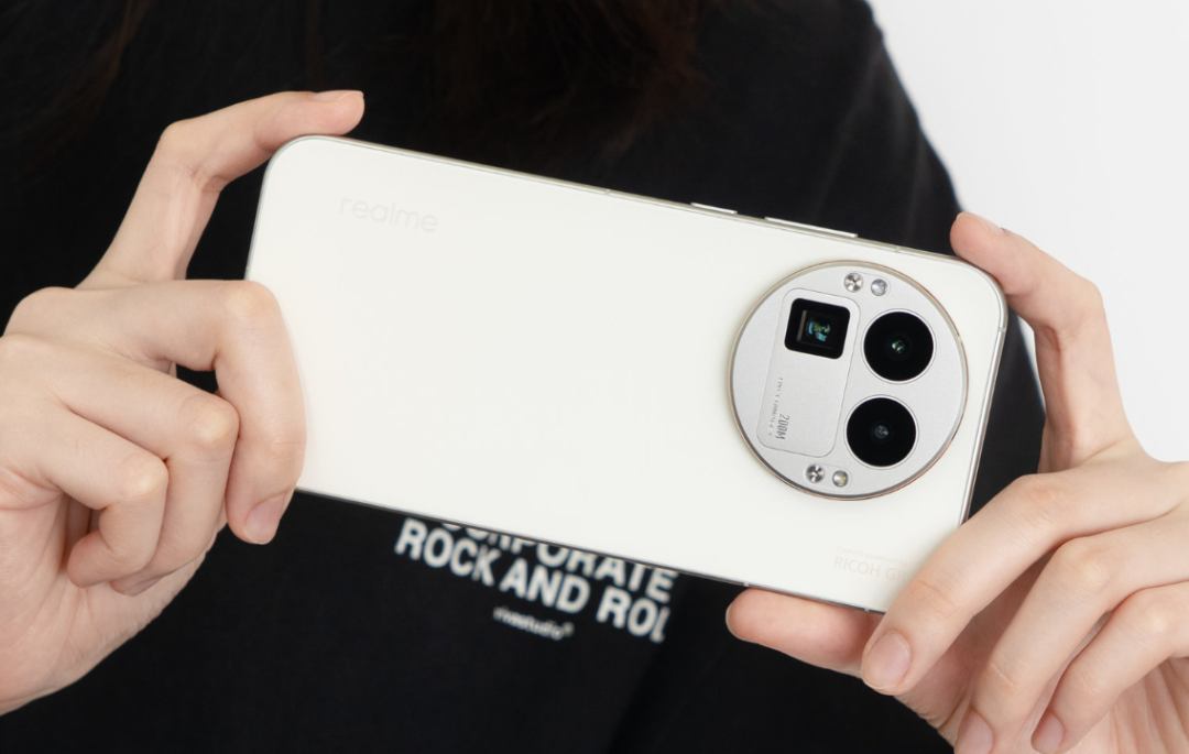 想一步到位用 7 年？这 3 款骁龙 8 至尊旗舰闭眼入！好评率 99%，性能拉满插图