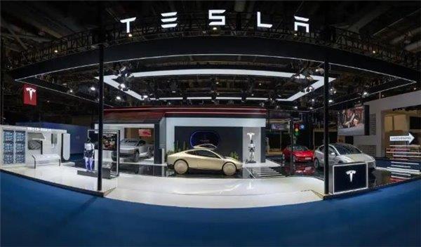 人形机器人Tesla Bot亮相进博会  微美全息拓宽具身智能产业或开启千亿赛道