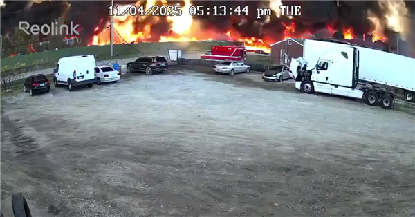 刚起飞就坠毁爆炸 美国麦道-11空难初步调查：发现金属疲劳裂纹