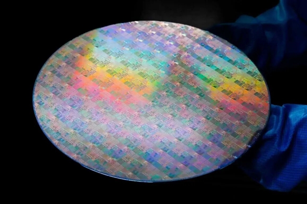 全国产化！国内首条12寸硅光芯片流片平台正式投用