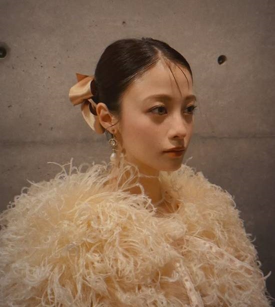 颜值即正义！日本“千年一遇美少女” 桥本环奈晒新照引围观 宅男最爱